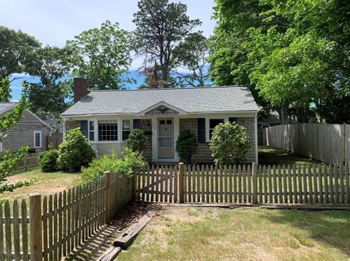5 Mayflower Rd, Yarmouth, MA 02673 exterior