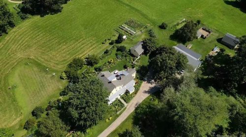 22 Harrisville Rd, Pomfret-Center, CT 06259 exterior