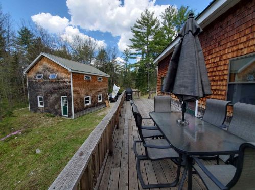 42 Slab City Rd, Grafton, NH 03240 exterior