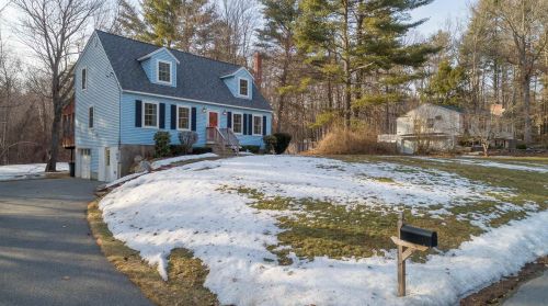 35 Sheldon Rd, Derry, NH 03038 exterior