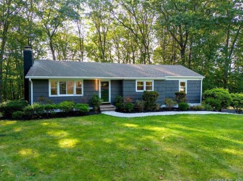 37 Osborn Ln, Upper-Stepney, CT 06468 exterior