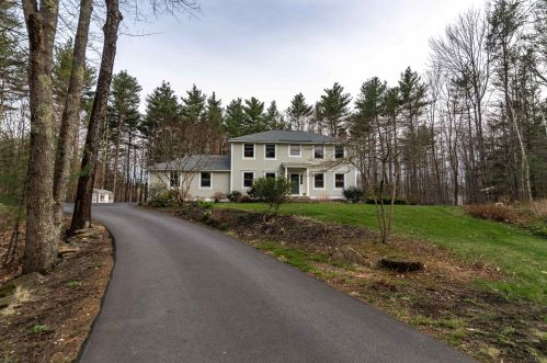 28 Thornton Ln, Lee, NH 03861 exterior
