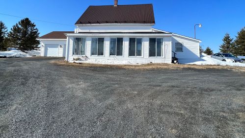 133 Cleveland Rd, Saint-Agatha, ME 04772 exterior