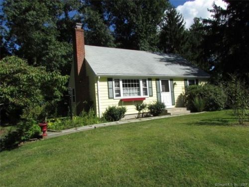 8 Guilmartin Rd, Bloomfield, CT 06002 exterior