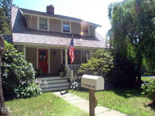 10 Fairview Ave, Tokeneke, CT 06820 exterior