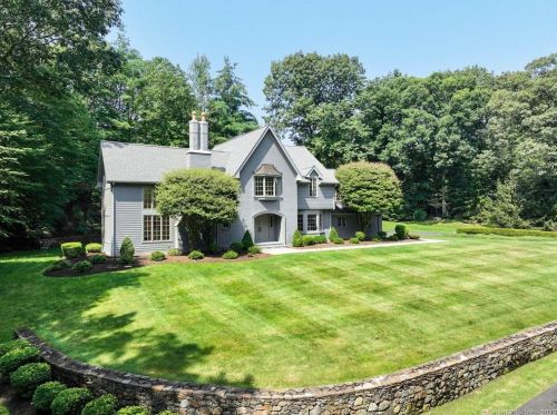 17 Beacon Hill Rd, Waterbury, CT 06762 exterior