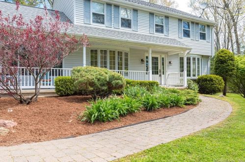190 Wrights Brook Dr, Somers, CT 06071 exterior