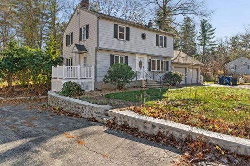 11 Timberlane Rd, Plaistow, NH 03865 exterior