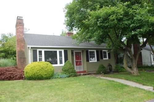 6 Woodridge Rd, Worcester, MA 01606 exterior