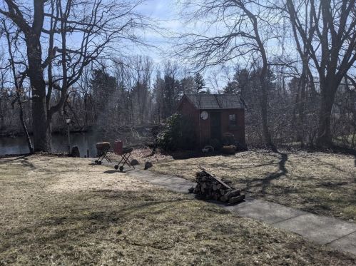 61 Trowbridge Circuit, Worcester, MA 01603 exterior