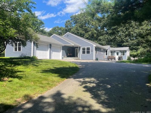 8 Wellington Way, Amston, CT 06231 exterior