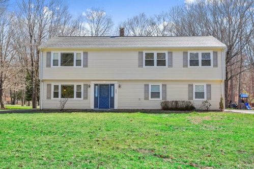 384 Pepper St, Upper-Stepney, CT 06468 exterior