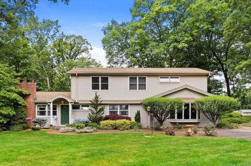 65 Oak St, Wapping, CT 06074 exterior