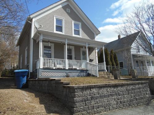 8 Clements St, Waterford, CT 06385 exterior