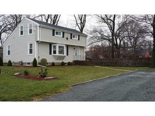 11 Wamsetta Ave, East Providence, RI 02915 exterior