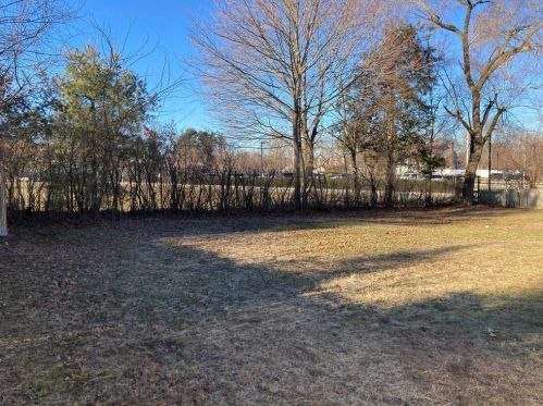 17 Wanton Shippee Rd, East-Greenwich, RI 02818 exterior