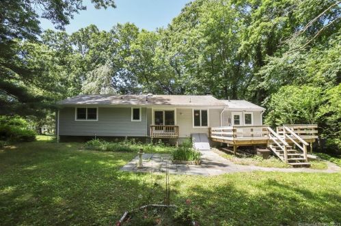 66 Corey Ln, Niantic, CT 06357 exterior