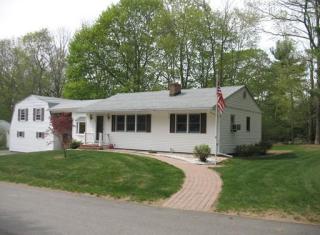 2 Phinney Ln, Kensington, NH 03833 exterior