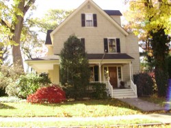 24 Duncklee St, Newton, MA 02461 exterior