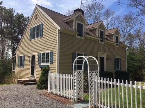 31 Ridge Top Rd, Cotuit, MA 02635 exterior