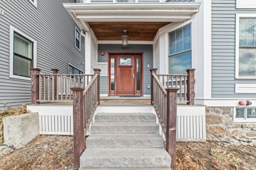 809 Boylston St, Boston, MA 02467 exterior