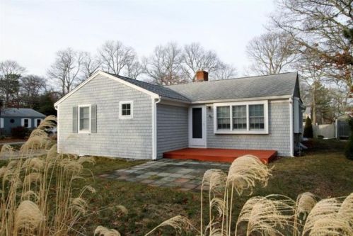 14 Elizabeth Island Rd, Mashpee, MA 02649 exterior