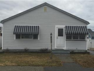 121 Concord St, Seabrook, NH 03874 exterior