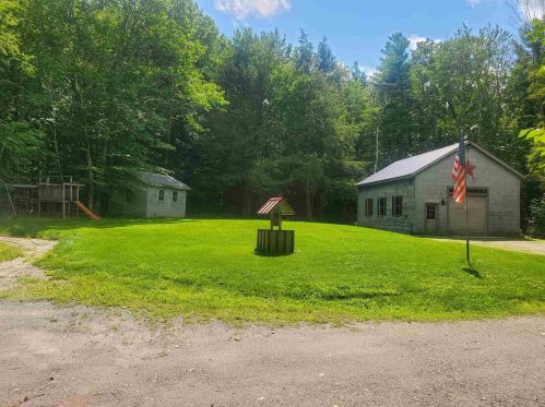 589 Barnard Hill Rd, Weare, NH 03281 exterior