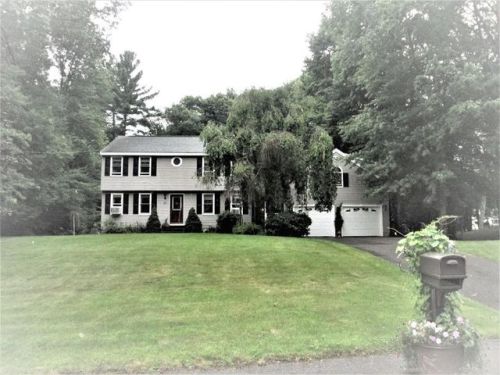 27 Concord Rd, Dracut, MA 01826 exterior