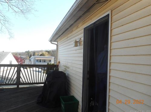 9 Hillside Pl, Seymour, CT 06483 exterior