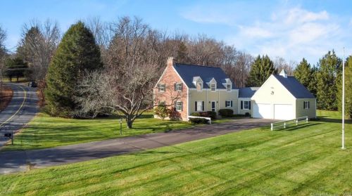 2 Edgewood Rd, Seymour, CT 06478 exterior