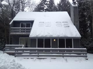 11 Mary Ave, Campton, NH 03223 exterior