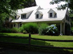 25 Old Farm Rd, Newton, MA 02459 exterior