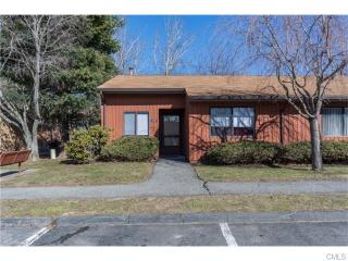 555 Asbury Rdg, Huntington, CT 06484 exterior