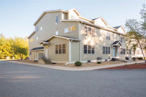 2 Steeple Chase Rd, Hampstead, NH exterior