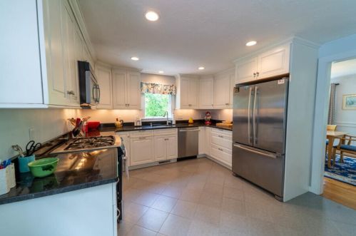 7 Haystack Ln, Sandwich, MA 02563 exterior