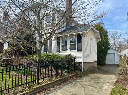 12 Ellery Rd, Middletown, RI 02840 exterior