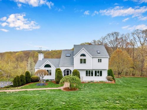 124 Talcott Ridge Rd, Middletown, CT 06457 exterior