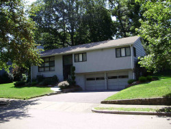 23 Juniper Ln, Newton, MA 02459 exterior