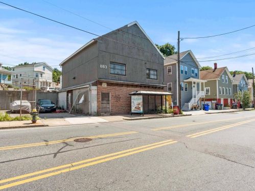 883 Manton Ave, Providence, RI 02909 exterior