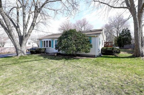 509 Walnut Hill Rd, Woonsocket, RI 02895 exterior