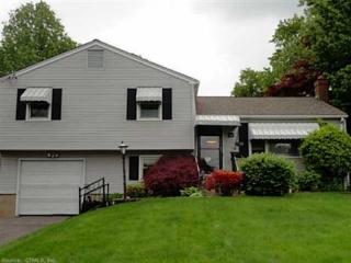 15 Arrowhead Cir, Hartford, CT 06111 exterior