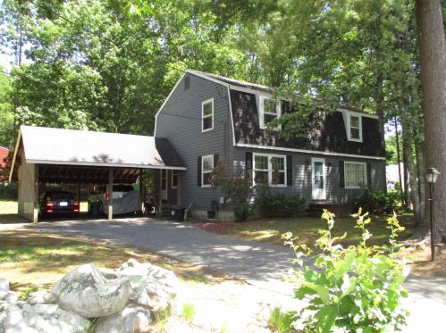 2 Mankill Brook Rd, Plaistow, NH 03865 exterior