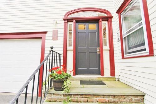 31 Franklin St, Newport, RI 02840 exterior