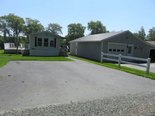 17 Mcconnell Rd, Enfield, NH 03748 exterior