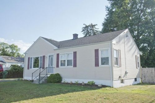 10 Woodcrest Cir, Chicopee, MA 01020 exterior