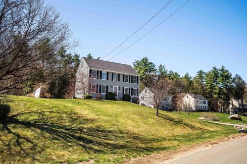 19 Compromise Ln, Sandown, NH 03873 exterior