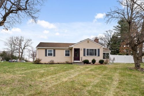 430 Amostown Rd, West-Springfield, MA 01089 exterior
