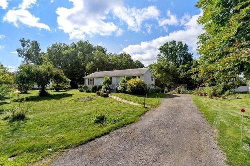 6 Little League Ln, Webster, MA 01570 exterior