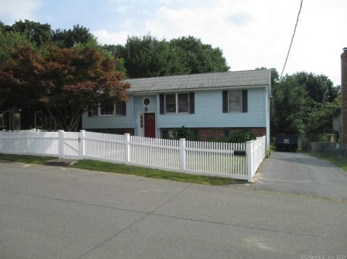 34 Wadsworth St, Waterbury, CT 06706 exterior